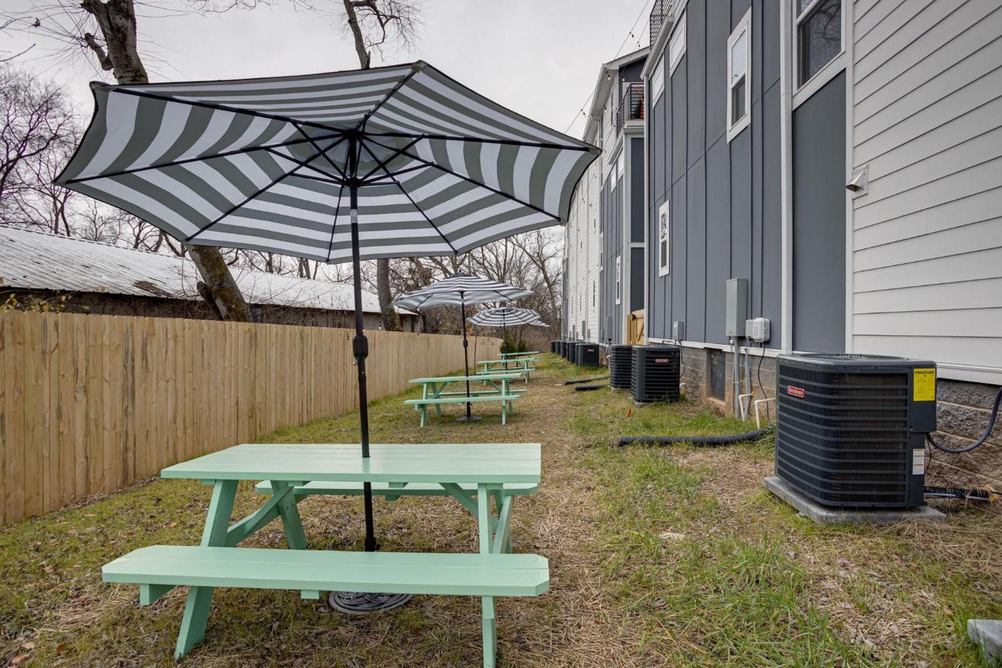 Ferienhaus Modern Townhome, 10min To Downtown! 8min To Grand Ole Opry! Sleeps 8! Nashville