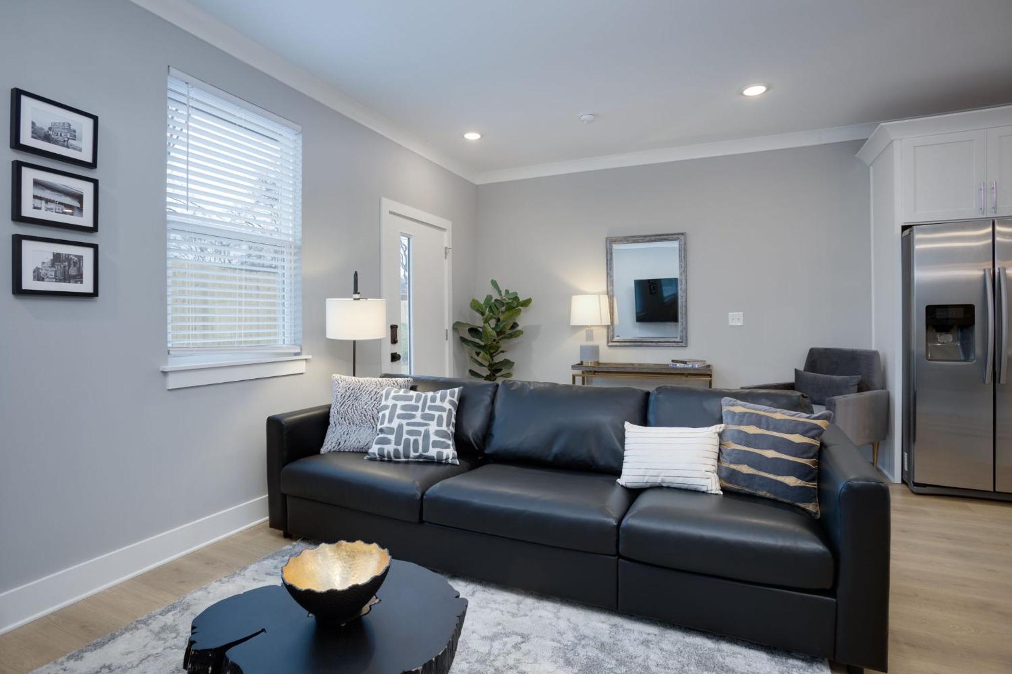 Modern Townhome, 10min To Downtown! 8min To Grand Ole Opry! Sleeps 8! Ferienhaus Nashville