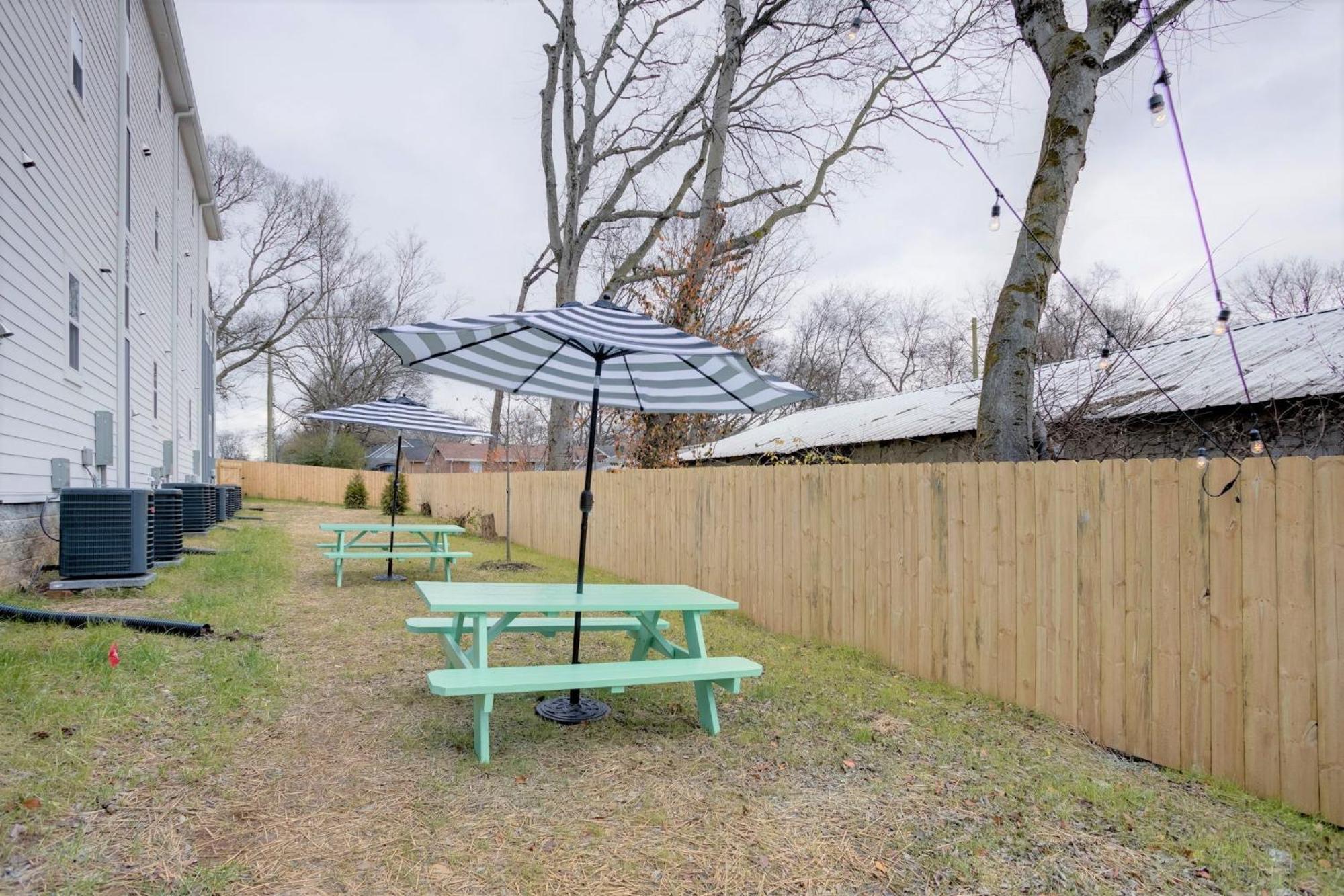 Ferienhaus Modern Townhome, 10min To Downtown! 8min To Grand Ole Opry! Sleeps 8! Nashville